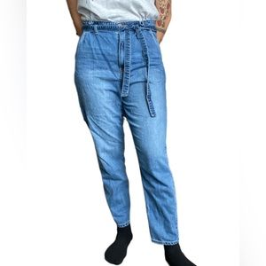 SO High Rise MOM Jeans